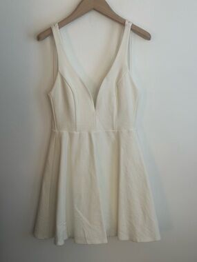 Elegant White V-Neck Skater Dress